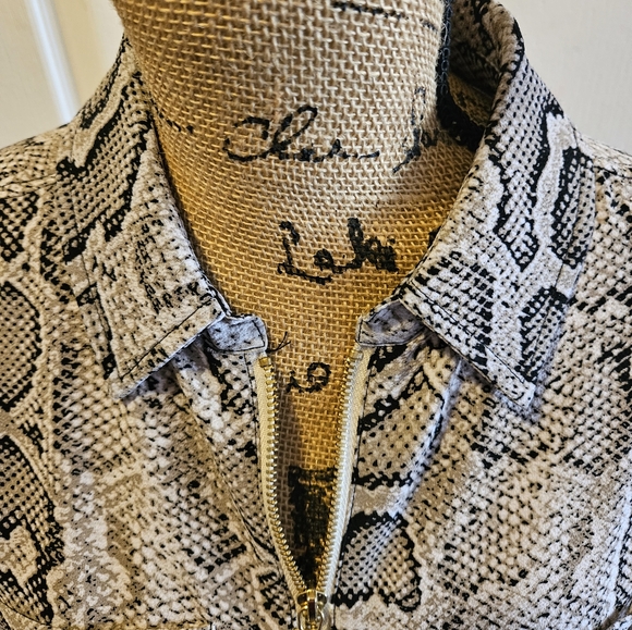 Like NEW ☆ Michael KORS Top/Blouse, Size Large, CUTE! - Picture 2 of 4